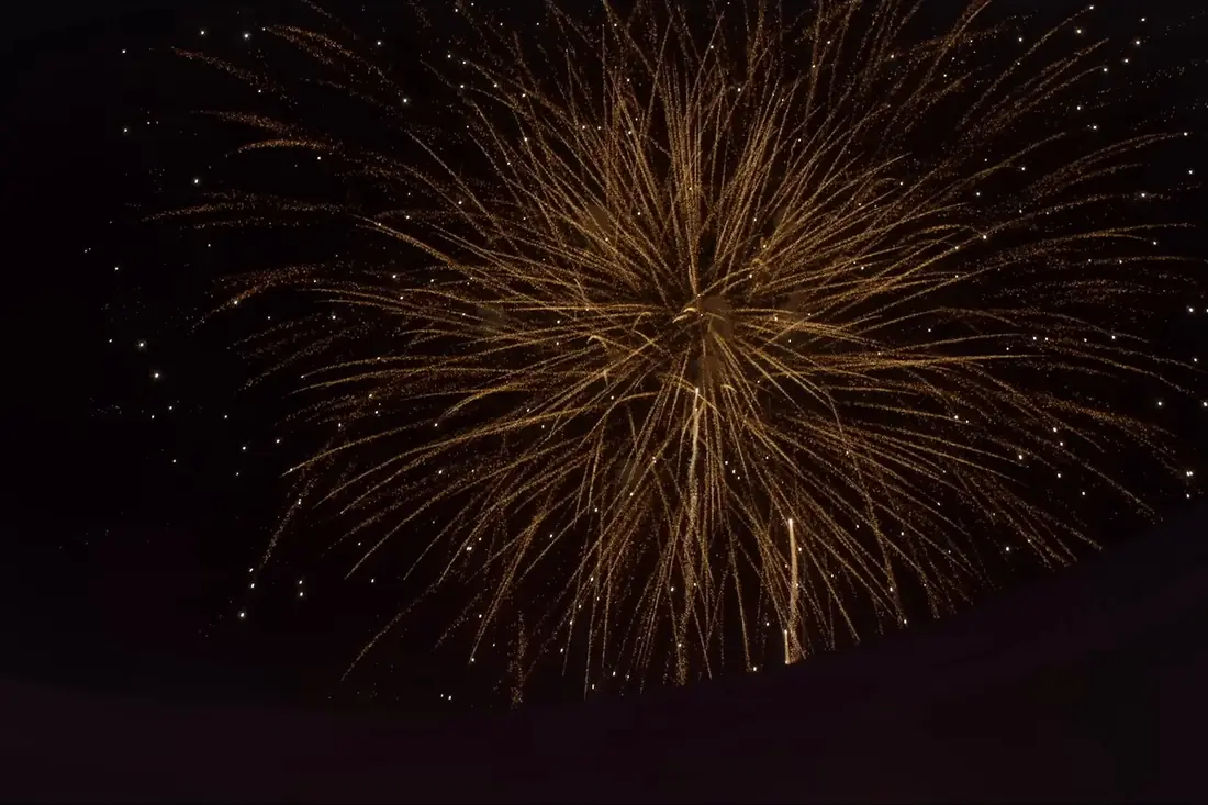 Fuegos artificiales sobre La Cartuja, en 2022.
